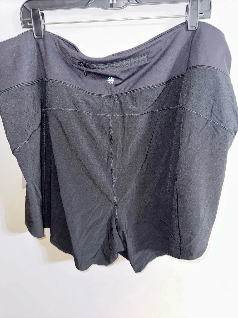 NWT Athleta With It 3.5" Short Athletic Shorts in Black